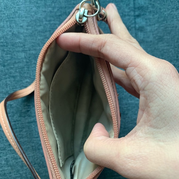 Coach wristlet - Picture 6 of 7